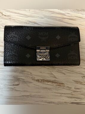 MCM Wallet black classic